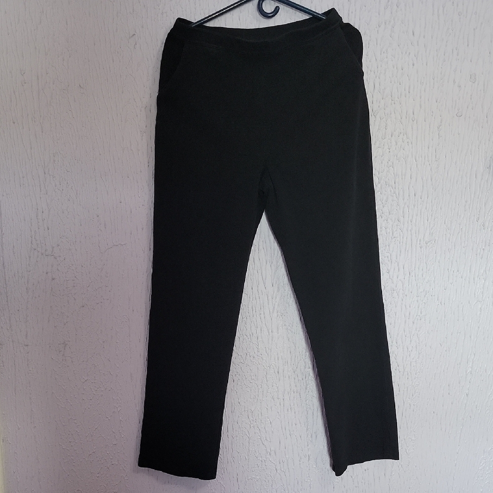 L.L Bean Women's 4 % Spandex Black Pants Size M Elastic Waist.